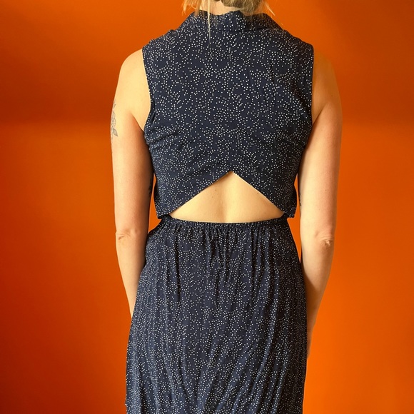 H&M blue and white polka dot dress - Picture 2 of 3